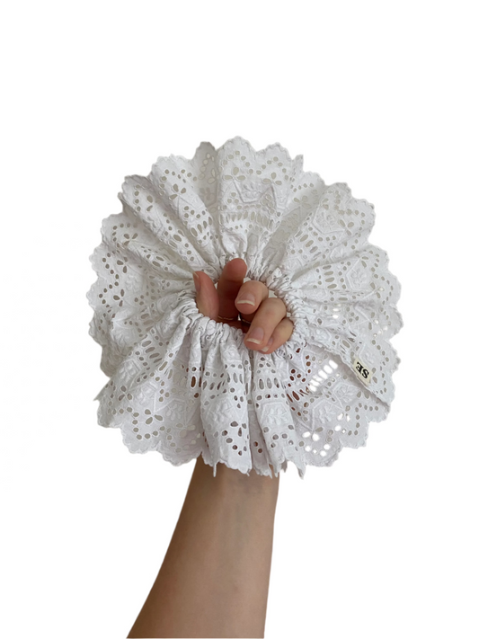 Broderie Anglaise White Scrunchie